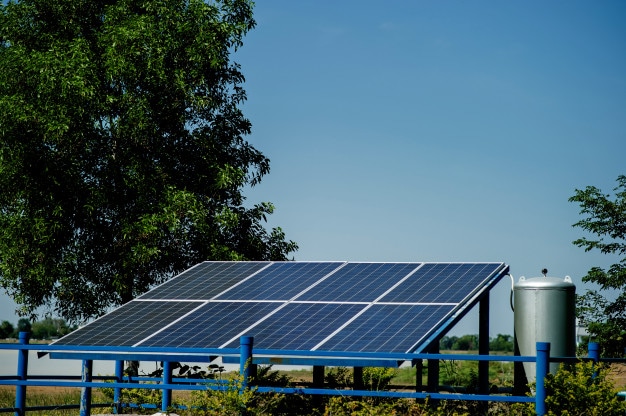Como economizar com energia solar