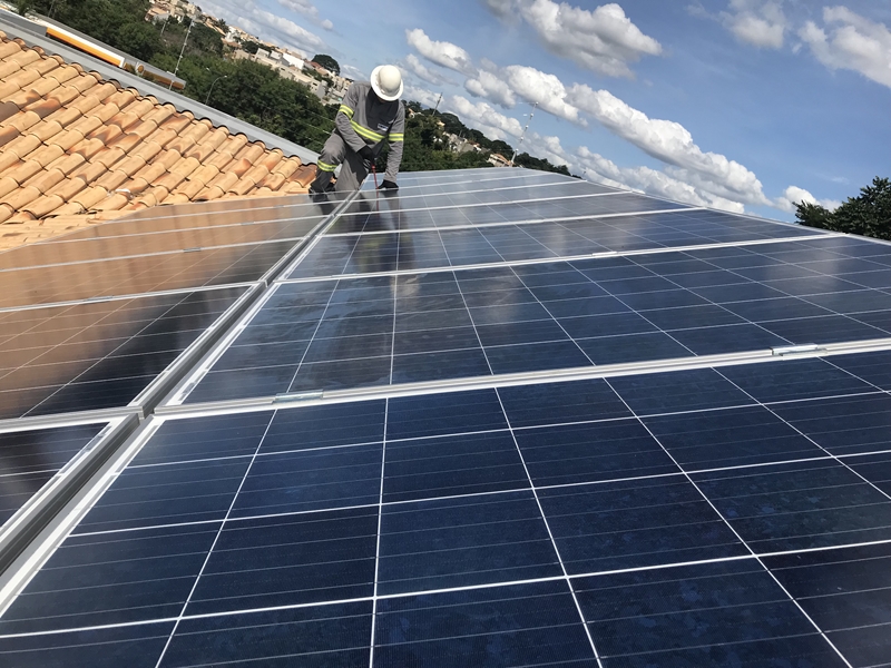 Instalação de painel solar fotovoltaico