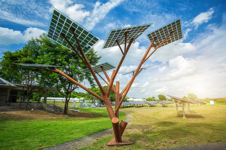 Geração solar fotovoltaica: centralizada e distribuída