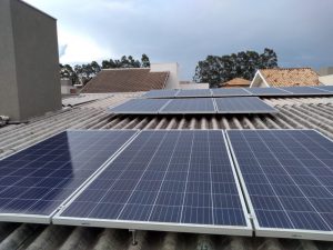 Como economizar com energia solar